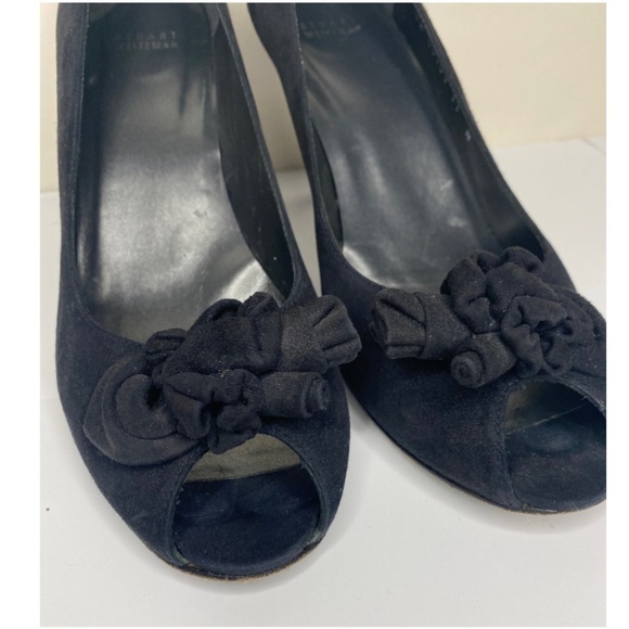 Stuart Weitzman Peep-Toe Ruffle-Bow Heels
Sz 11 - Picture 8 of 16
